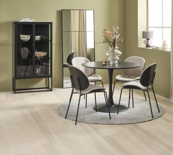 RINGSTED Ø100 bord sort + 4 TESTRUP stole sand