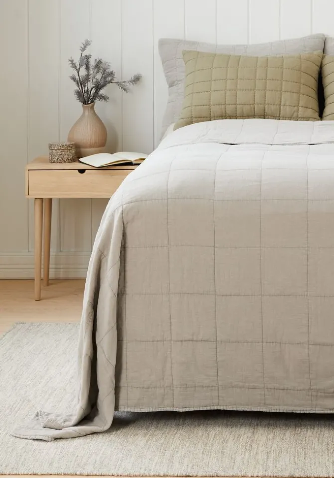 Sengetæppe VALMUE 240x260 beige