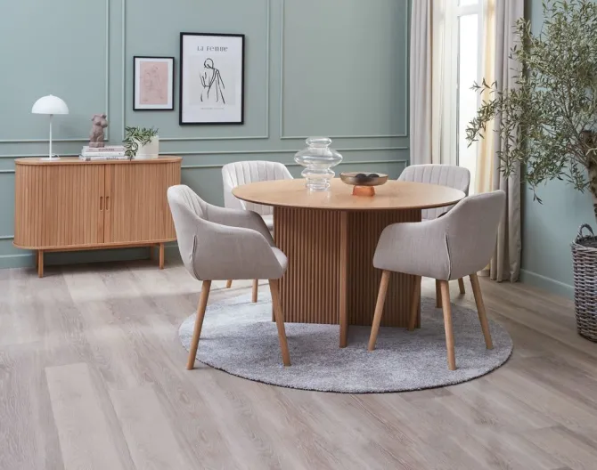 VESTERBORG Ø130 bord eg + 4 ADSLEV stole beige
