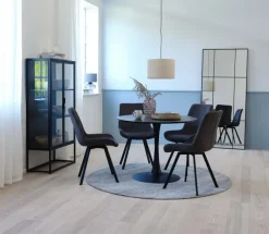 Vitrineskab VIRUM 2 låger sort